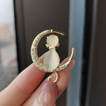 Lovely Cat Moon Crystal Brooch Pin Sparkling Crystals Womens Brooch, 3.8 x 3cm