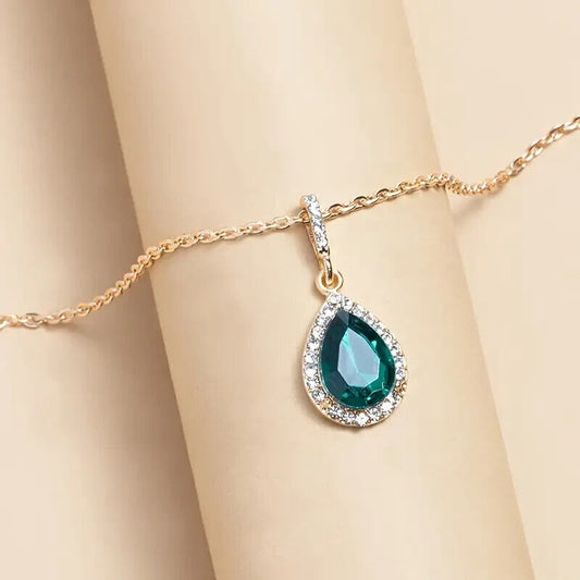 Faux Emerald Green Water Drop Rhinestone Crystal Pendant Necklace