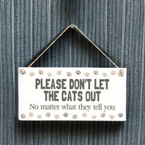 "Please Don't Let the Cats Out" Wooden Cat-Themed Hanging Sign Pet Ornament