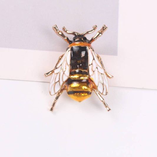 Realistic Detailed Bee Bumblebee Brooch Pin Charm, Black & Gold 2.8 x 3.5cm